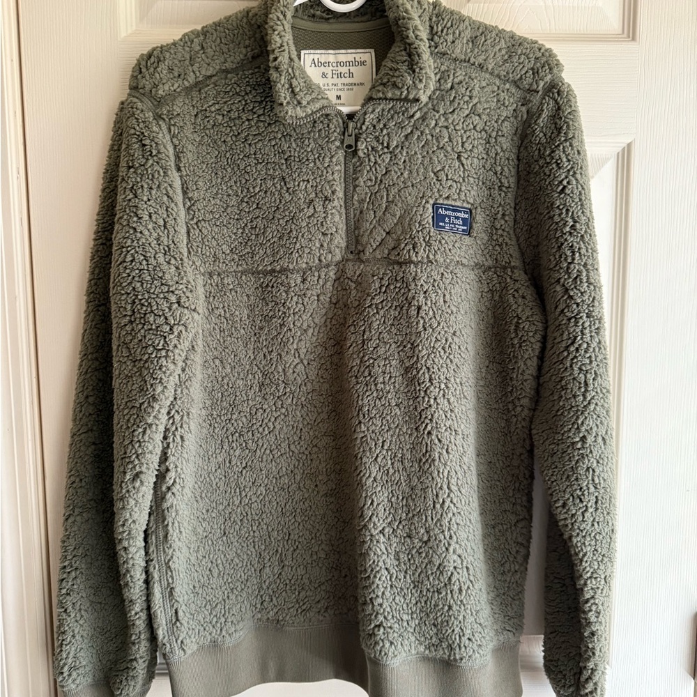 Abercrombie & Fitch Women’s Olive Zip-Up Sweater Size M